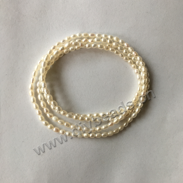 2.8-3.2 rice shaped pearls necklace