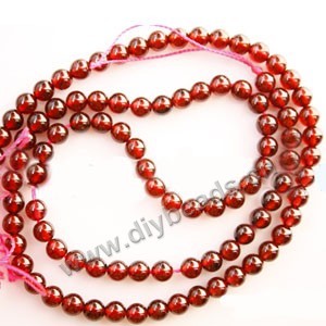 Bead, garnet (natural),wine, 4mm round, A grade, Mohs hardness 7 to 7-1/2. Sold per 15-inch strand