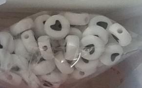 4*7mm flat round acrylic beads with black heart pa