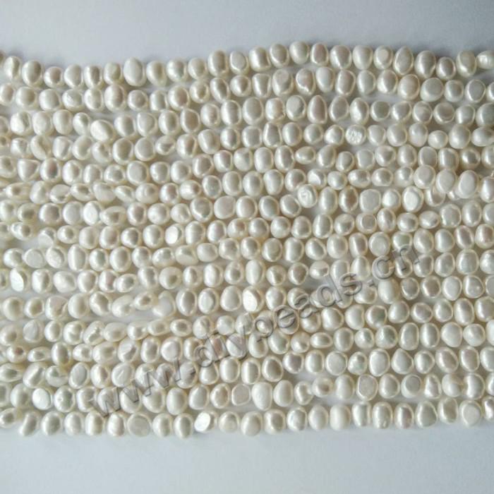 baroque pearl,Pearl, 7-8mm, white color, near round. Sold per skg of 20 strands