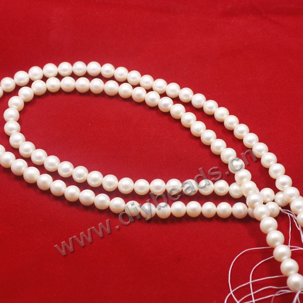 Pearl, cultured freshwater white AAA quality , 8-8.5mm nearly round. Sold per 16-inch(40cm) strand