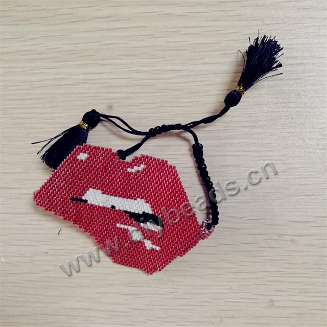 lip beaded bracelet
