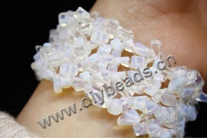 Gemstone stretch bracelet assortment, opal chips (natural) , approx wedth 1-1/2 inche, 6-1/2inches. Pkg of 5.