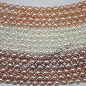 Pearl,cultured freshwater (natural), white/peach/mauve, 4-5mm rice, A grade. Sold per pkg of (3)16-inch strands.
