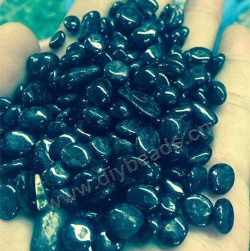 Bead, garnet (natural), 5-7mm,chip beads. Sold per 100g/bag