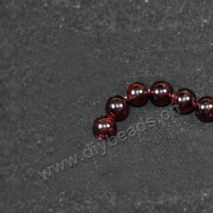 Bead, garnet (natural), 8mm round,Mohs hardness 7 to 7-1/2. Sold per 16-inch strand