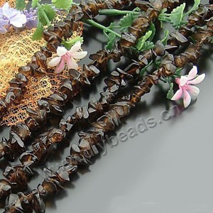 Glass chip beads, brown, small. 36-inch strand.