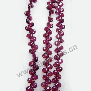 Bead, garnet (natural), 4x6x8mm top-drilled flat teardrop,A grade Mohs hardness 7 to 7-1/2. Sold per 16-inch strand