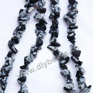 Bead, snowflake obsidian (natural), smalll chip. Sold per 32-inch strand