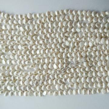 baroque pearl,Pearl, 7-8mm, white color, near round. Sold per skg of 20 strands