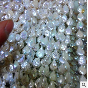 Pearl,cultured freshwater,white,half hole, AAgrade. Sold per pkg of 1 strand