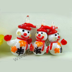 Charm, lampworked glass, white,red and black, 32x23/34x25/40x25mm,3 size to option, snowman with hat and scarf. Sold per pkg of 200.