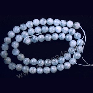Bead, aquamarine (natural), 7mm round. Sold per 16-inch strand