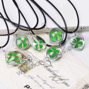 Plant Specimen Customization Romantic Love Various Shapes Clover Time Gem Crystal Glass Clover  pendant  Necklace 