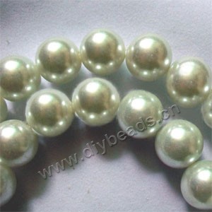 Bead, glass pearl,silver, 18mm round. Sold per pkg of two 16-inch strands.