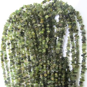 Bead, green tourmaline (natural), small chip. Sold per pkg of (5) 16-inch strand