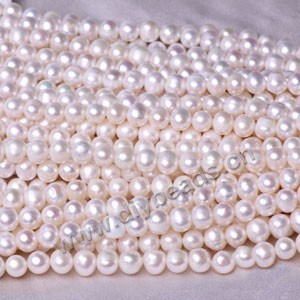 Pearl mix, cultured freshwater pearl (Natural), white / peach / mauve, 8-9mm potato,B+ grade. Sold per pkg of (5) 15-inch strands.