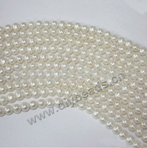 Pearl,cultured freshwater (natural), white, 4-5mm nearly round, B+ grade. Sold per 16-inch strand.