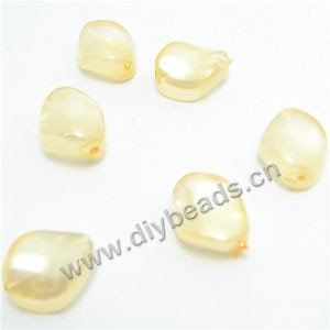 bead，glass pearl，apricot，10x8mm twisted teardrop，sold per pkg of 6ps.