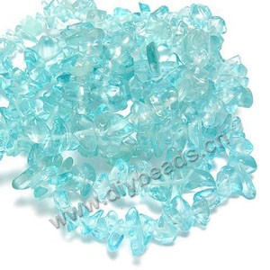 Glass chip beads, turquoise blue, small. 34-inch strand.