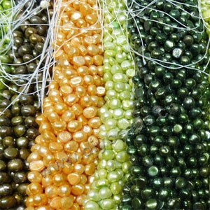 Pearl mix, cultured freshwater ( dyed), black/orange/light green/copper,mixed colors, 5-6mm flat-sided potato . Sold per pkg of (100) 14-inch strands.