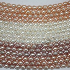 Pearl,cultured freshwater (natural), white/peach/mauve, 4-5mm rice, A grade. Sold per pkg of (3)16-inch strands.