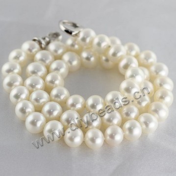 Pearl necklace, freshwater pearl, white, 8-9mm round. Sold per 17-inch.