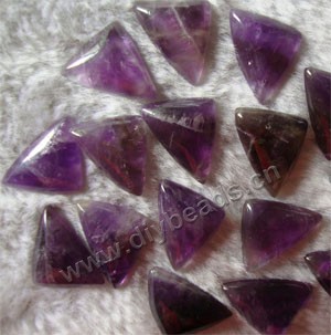 Cabochon, amethyst (natural), 25x18mm triangle, Mohs hardness 7. Sold per pkg of 10.