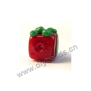 Bead, lampworked glass, red/green, 10x10mm Christmas present . Sold per pkg of 6.