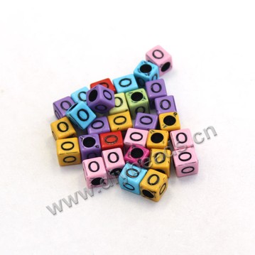 Bead, acrylic,mixed color,alphabet is O, 6x6mm cube with 3mm drill hole. Sold per pkg of 100ps