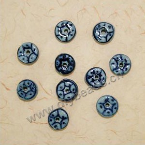 Bead, porcelain, blue/white, 10x4mm flat round with hand-painted flower. Sold per pkg of 30 beads. 