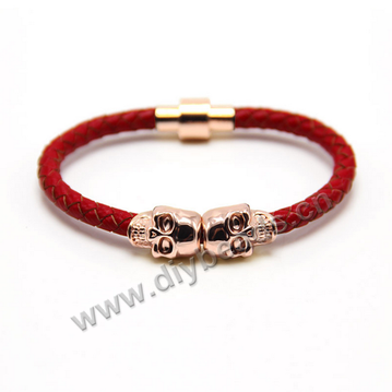 Men's bracelet, geniune braided leather with two skull beads and gold plated clasp, 18---21cm length, si Sold by  pcs.