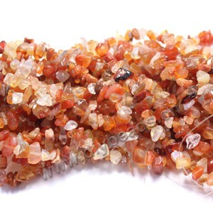 Bead, red agate (heated), medium chip . Sold per（25）35-inch strand.