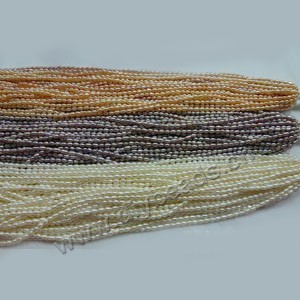 Pearl mix, cultured freshwater pearl (natural), white / peach/mauve , 3.5mm rice,B- grade. Sold per pkg of (10) 15-inch strands.